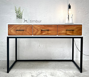 Styling Your Entryway: Designing a Functional Foyer with an Entrance Table